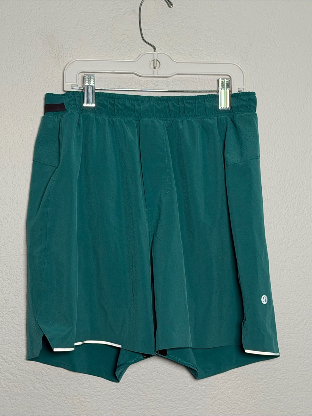 lululemon athletica Men's Teal Run Short interior drawstring size small